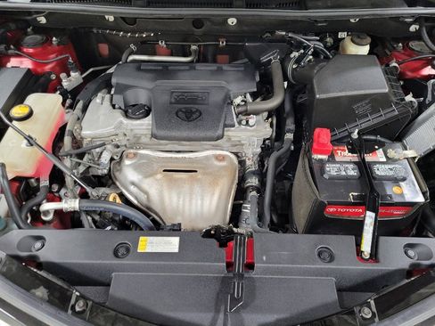 Used 2018 Toyota RAV4 LE image 30