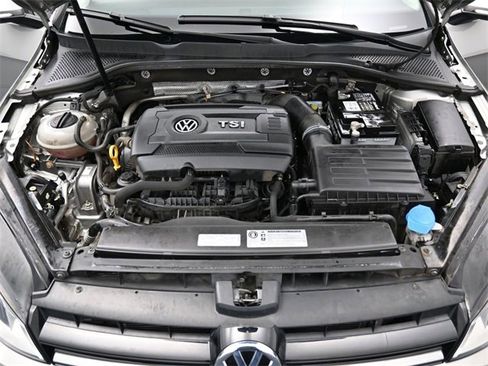 Used 2015 Volkswagen Golf S image 33