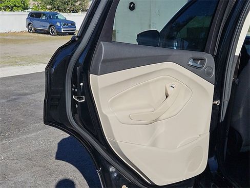 Used 2017 Ford Escape Titanium image 14