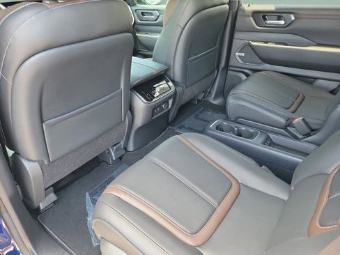 New 2025 Nissan Armada SL w/ Captain's Chari Seat Package image 15