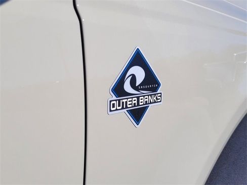 New 2025 Ford Bronco Outer Banks w/ Sasquatch Package image 38
