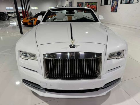 Used 2019 Rolls-Royce Dawn image 2