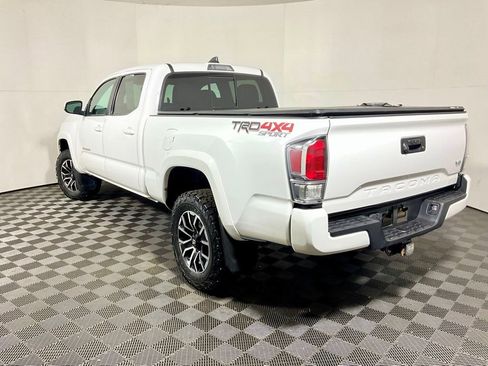 Used 2020 Toyota Tacoma TRD Sport image 11