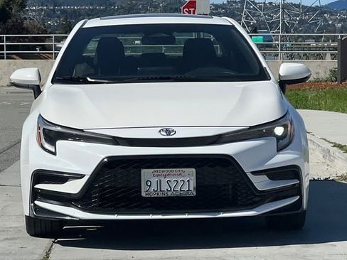 Used 2024 Toyota Corolla SE w/ SE Premium Package image 9