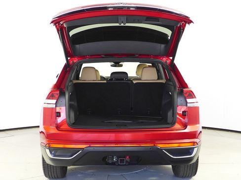 Certified 2025 Volkswagen Atlas Cross Sport SE FWD image 10