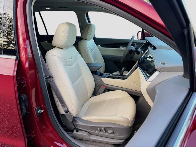 Used 2020 Cadillac XT6 Premium Luxury AWD/4WD image 23
