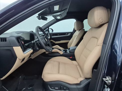 New 2026 Porsche Cayenne Coupe AWD/4WD image 5