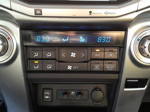 Used 2014 Toyota 4Runner Limited image 26