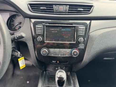 Used 2019 Nissan Rogue Sport S w/ Appearance Package FWD image 11