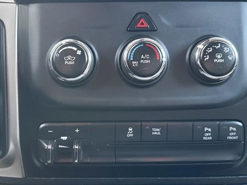 Used 2016 RAM 2500 SLT image 25