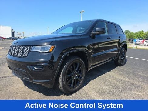 Used 2022 Jeep Grand Cherokee Laredo X AWD/4WD image 7