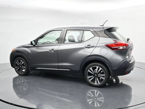 Used 2019 Nissan Kicks SR w/ SR Premium Package FWD image 5