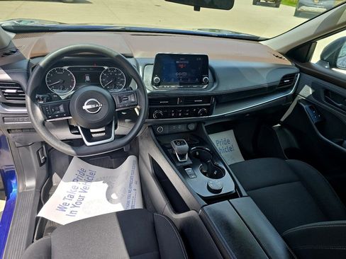 Used 2023 Nissan Rogue S image 15