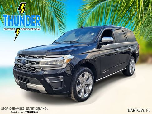 Used 2023 Ford Expedition Platinum image 2