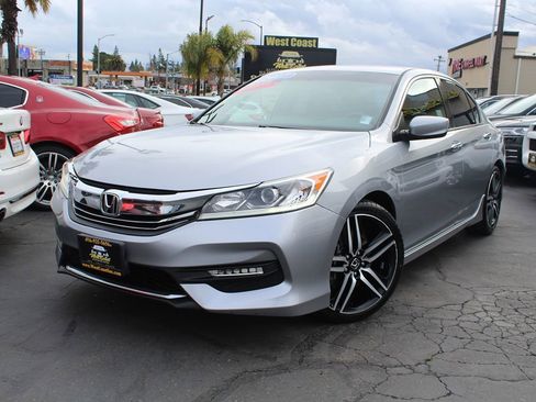 Used 2017 Honda Accord Sport image 34