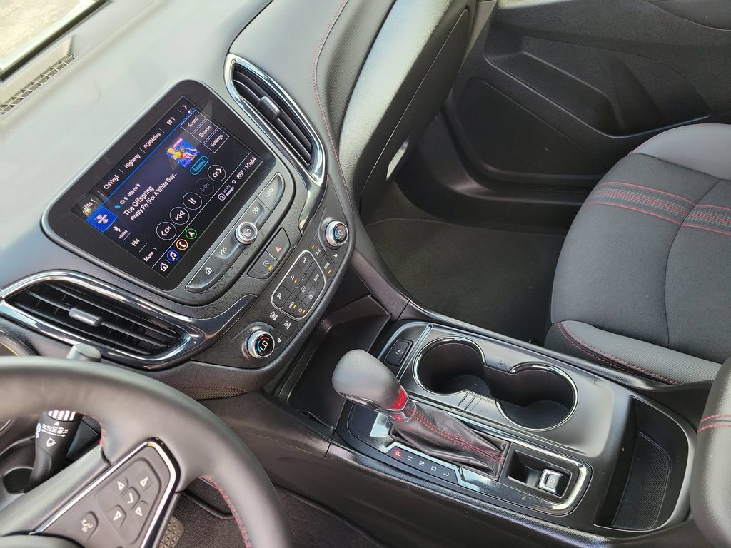 Used 2022 Chevrolet Equinox RS w/ Infotainment Package FWD image 37