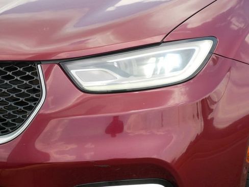 Used 2021 Chrysler Pacifica Limited w/ Premium & Safety Sphere Group AWD/4WD image 10