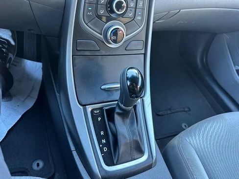 Used 2016 Hyundai Elantra SE FWD image 16