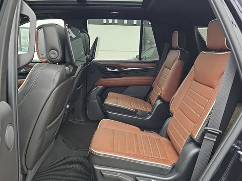 Certified 2023 GMC Yukon Denali Ultimate image 11