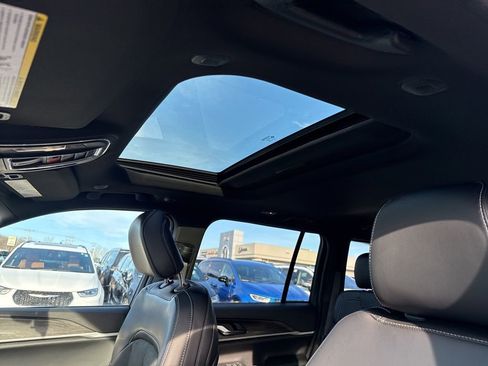 New 2026 Jeep Grand Cherokee Laredo image 17