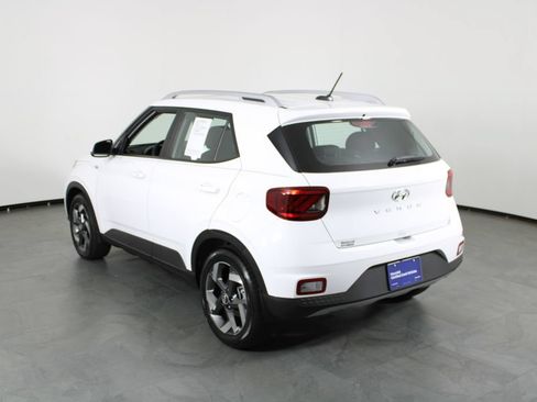 Certified 2026 Hyundai Venue SEL FWD image 4