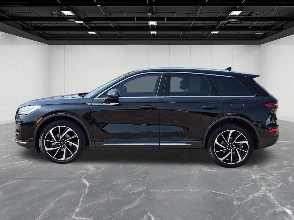 Used 2023 Lincoln Corsair Reserve w/ Equipment Group 201A AWD/4WD image 2
