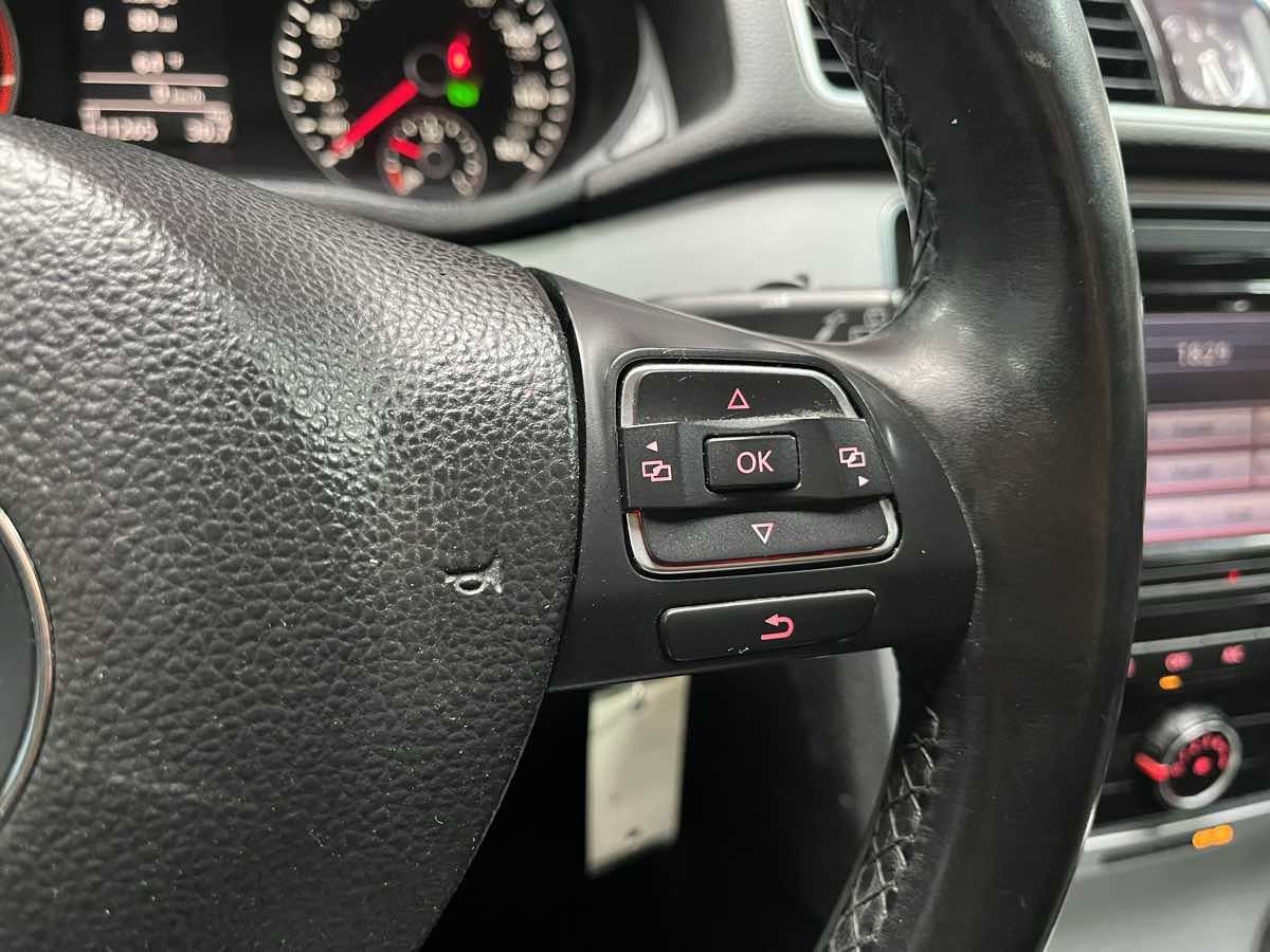 Used 2013 Volkswagen Passat 2.5 SE FWD image 14