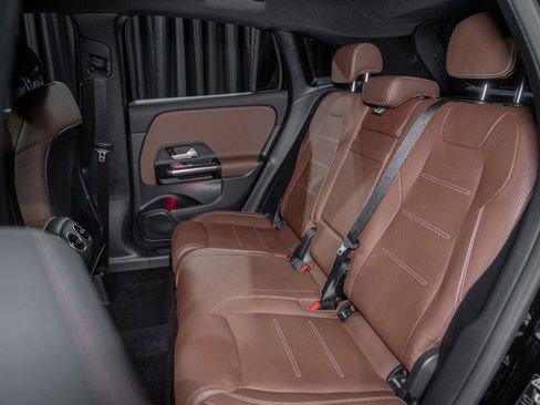 Used 2023 Mercedes-Benz GLA 250 4MATIC image 11