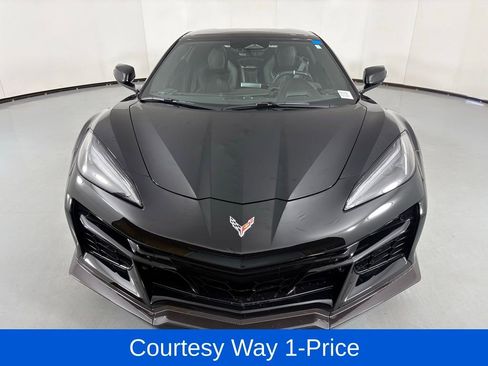 Used 2025 Chevrolet Corvette E-Ray w/ Stealth Interior Trim Package AWD/4WD image 4