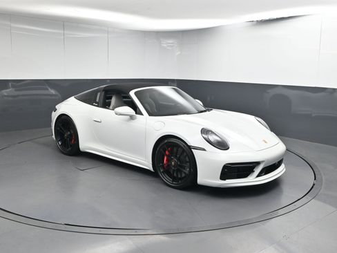 Certified 2024 Porsche 911 Targa 4 GTS image 32