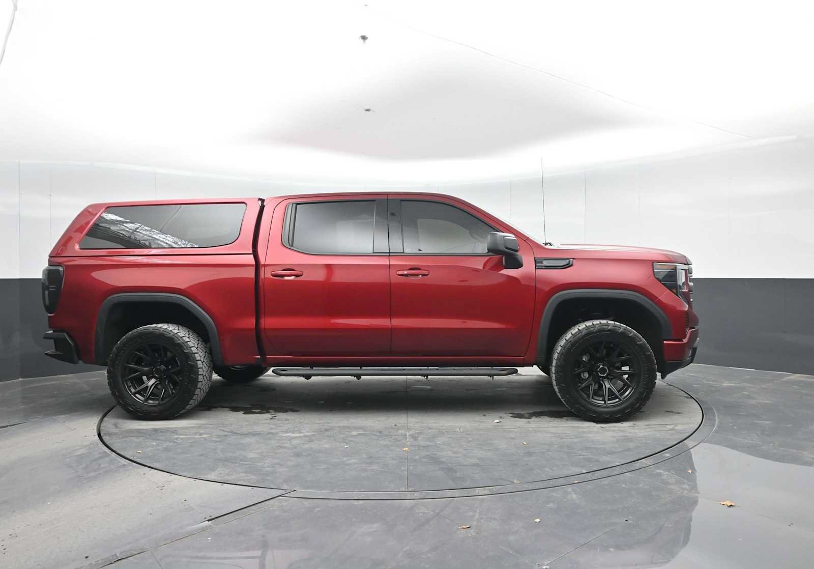 Used 2022 GMC Sierra 1500 Elevation w/ X31 Off-Road Package AWD/4WD image 9