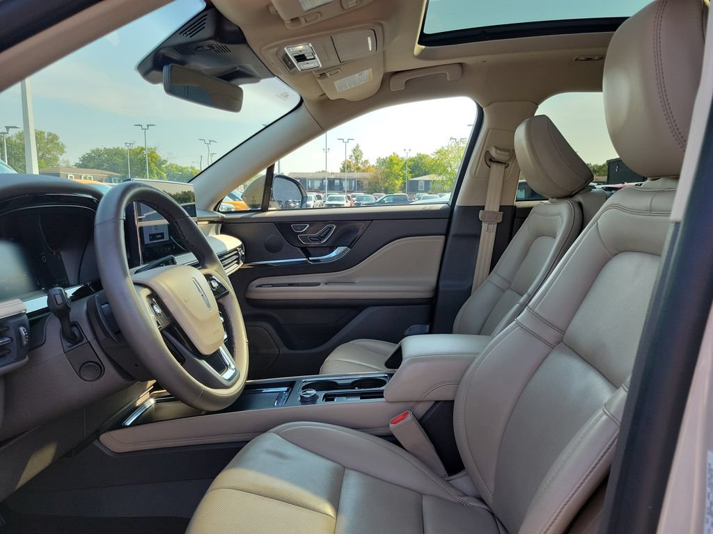 Certified 2023 Lincoln Corsair AWD w/ Equipment Group 101A image 18