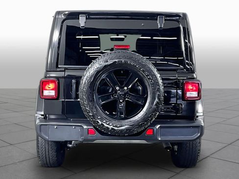 Used 2023 Jeep Wrangler Unlimited Sahara AWD/4WD image 5