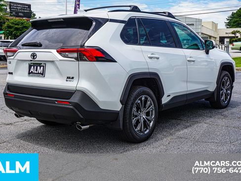 Used 2025 Toyota RAV4 XLE Premium w/ Weather Package AWD/4WD image 6