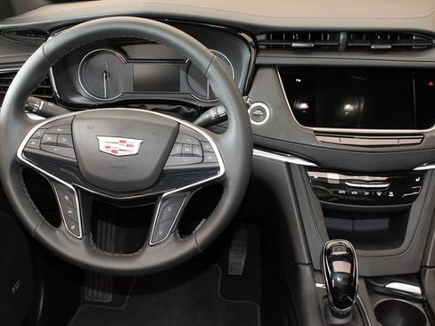Used 2025 Cadillac XT5 Premium Luxury AWD/4WD image 16
