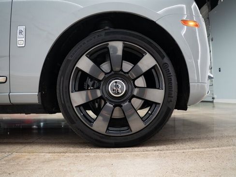 Used 2020 Rolls-Royce Cullinan AWD/4WD image 14