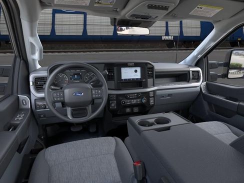 New 2026 Ford F250 4x4 Crew Cab Super Duty image 9