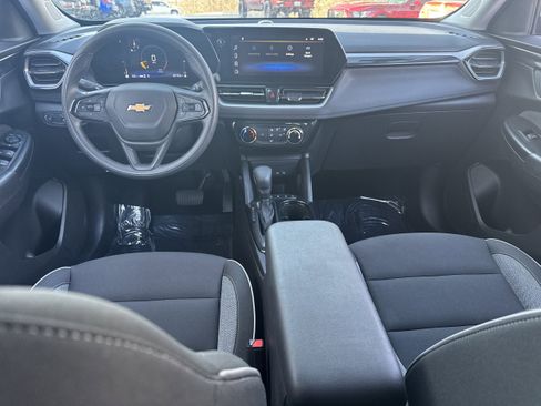Used 2025 Chevrolet TrailBlazer LT image 13