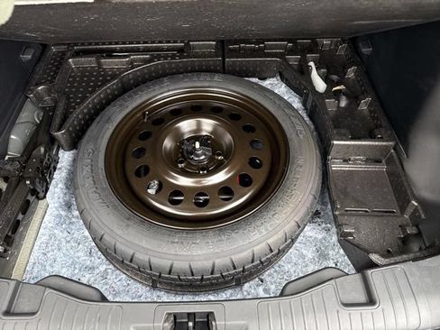 Used 2025 Ford Escape SE FWD image 29