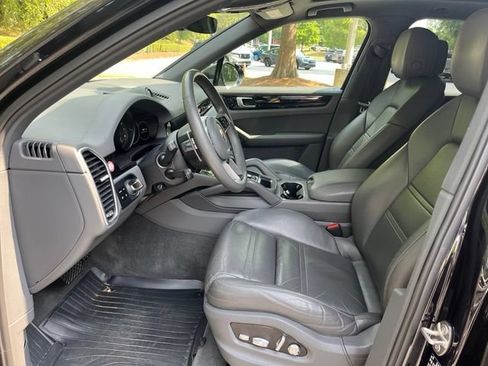 Used 2019 Porsche Cayenne AWD/4WD image 5