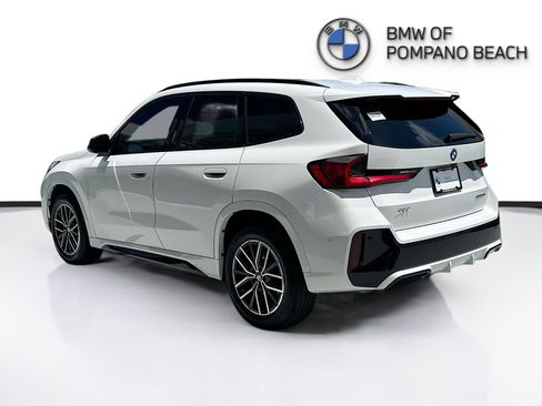 Used 2023 BMW X1 xDrive28i w/ M Sport Package AWD/4WD image 5