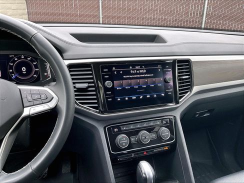 Certified 2022 Volkswagen Atlas SE FWD image 5