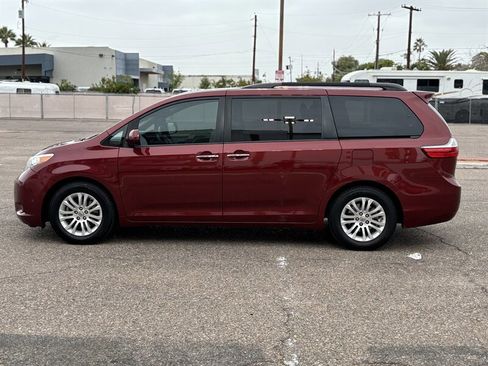 Used 2016 Toyota Sienna image 7