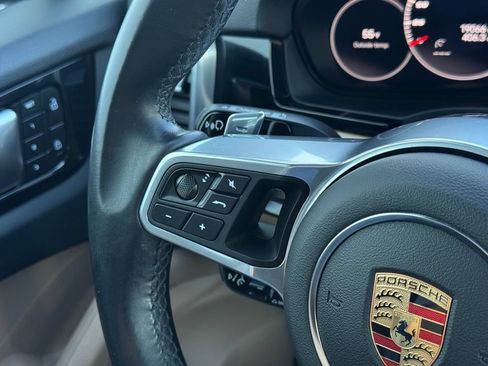 Certified 2023 Porsche Cayenne AWD/4WD image 18