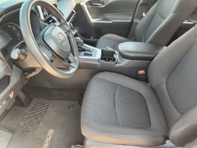 Used 2024 Toyota RAV4 LE FWD image 9