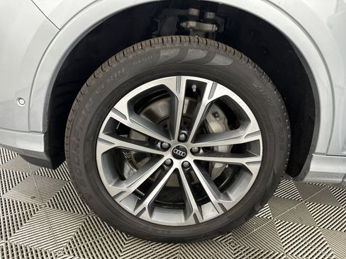 Certified 2025 Audi Q7 2.0T Premium Plus image 13