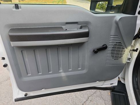 Used 2012 Ford F250 XL w/ Skid Plate Pkg image 14