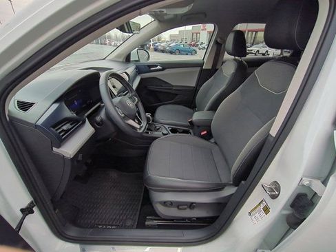 Used 2024 Volkswagen Taos SE image 8