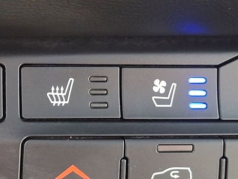 Used 2024 Dodge Durango GT image 27