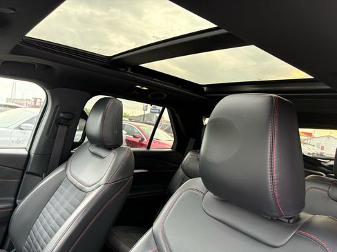 Used 2025 Ford Explorer ST-Line w/ Premium Package image 15